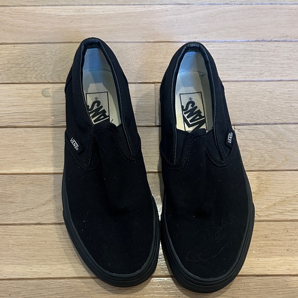 Vans Classic Slip-On Men/Women Sneakers in Black